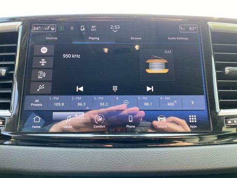 Used 2023 Chrysler Pacifica Touring-L image 23