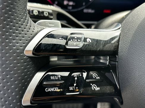 Certified 2025 Mercedes-Benz GLC 300 image 28