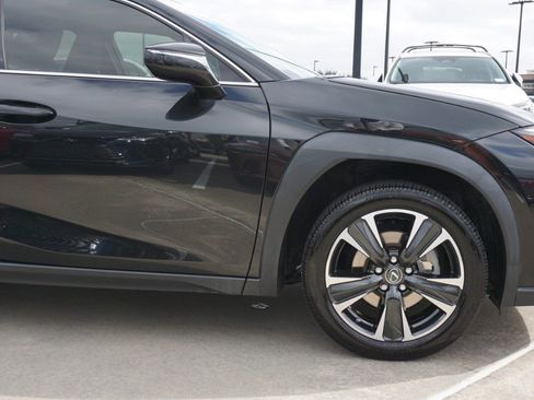 Certified 2020 Lexus UX 200 w/ Premium Package image 9