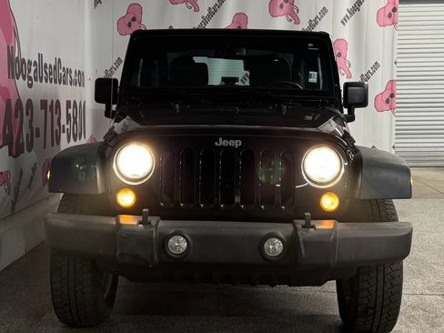 Used 2018 Jeep Wrangler Sport image 6