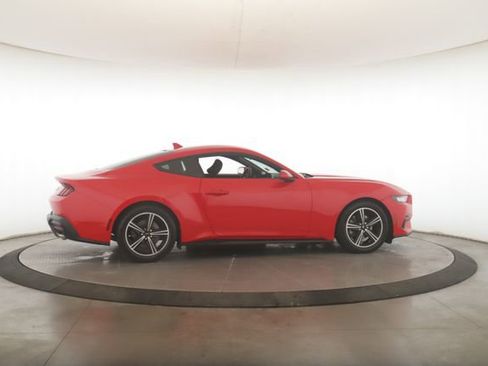 Used 2024 Ford Mustang Coupe image 6