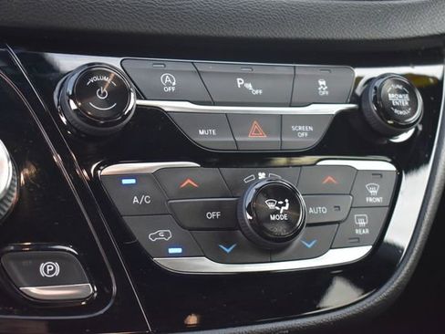 Used 2019 Chrysler Pacifica Touring Plus w/ S Appearance Package FWD image 30