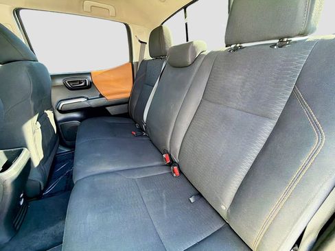 Used 2017 Toyota Tacoma SR5 w/ Tow Package image 19