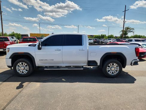Used 2022 GMC Sierra 2500 Denali image 2