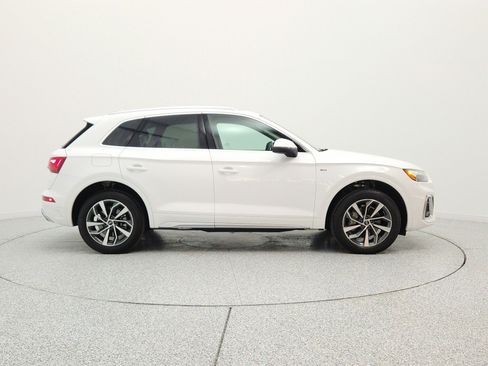 Used 2023 Audi Q5 2.0T Premium Plus w/ Premium Plus Package AWD/4WD image 4