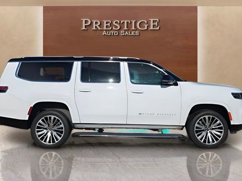 Used 2024 Jeep Grand Wagoneer L Series III AWD/4WD image 17
