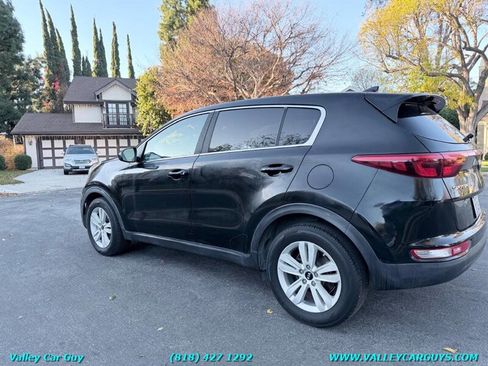 Used 2017 Kia Sportage LX image 6