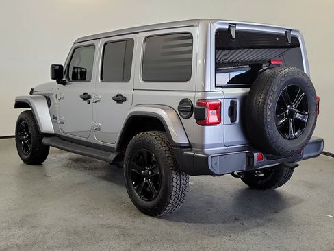 Used 2021 Jeep Wrangler Unlimited Sahara AWD/4WD image 5