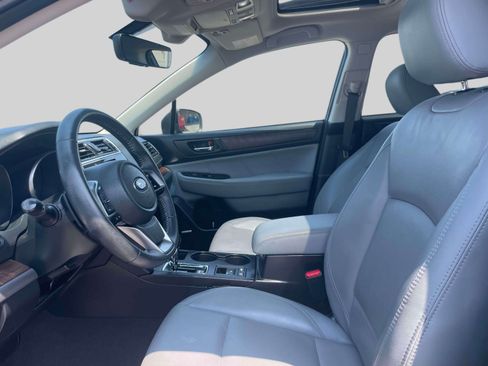 Used 2019 Subaru Outback 2.5i Limited AWD/4WD image 14