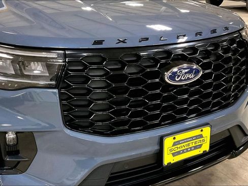 Certified 2025 Ford Explorer ST-Line w/ Premium Package image 30