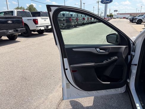Used 2021 Ford Escape SE AWD/4WD image 12