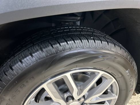 Used 2017 GMC Acadia SLE w/ Driver Alert Package I AWD/4WD image 12