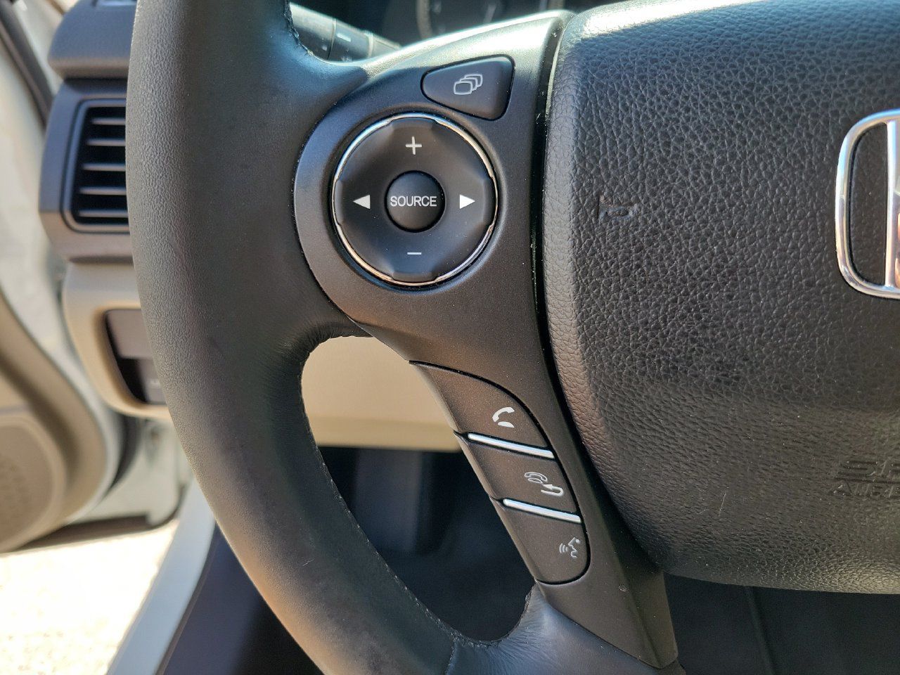 Used 2015 Honda Accord EX-L image 18
