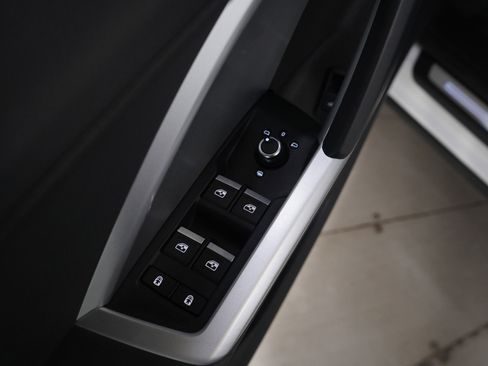 Used 2025 Audi Q3 2.0T Premium image 21