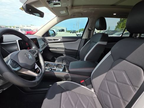 Used 2024 Volkswagen Atlas Peak Edition SEL AWD/4WD image 11