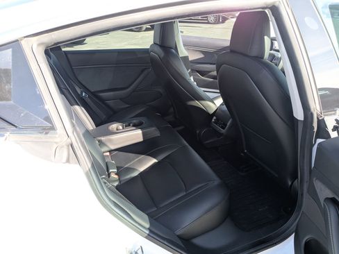 Used 2019 Tesla Model 3 Standard Range Plus image 31