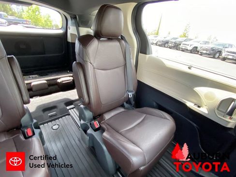 Used 2024 Toyota Sienna Platinum AWD/4WD image 24