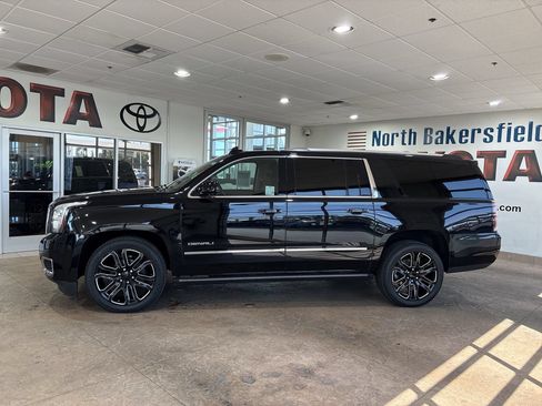Used 2019 GMC Yukon XL Denali w/ Denali Ultimate Package AWD/4WD image 7
