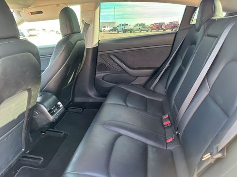 Used 2018 Tesla Model 3 Long Range image 10