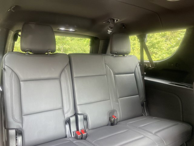 Certified 2026 Chevrolet Suburban LT w/ Comfort Package AWD/4WD image 26