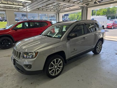 Used 2017 Jeep Compass Sport w/ Power Value Group AWD/4WD image 2