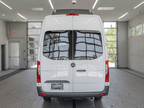 Used 2025 Mercedes-Benz Sprinter 2500 image 14