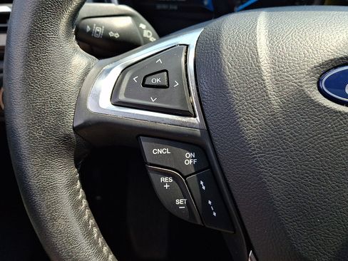 Used 2019 Ford Fusion Energi Titanium FWD image 29