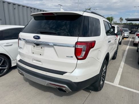 Used 2017 Ford Explorer Platinum AWD/4WD image 4