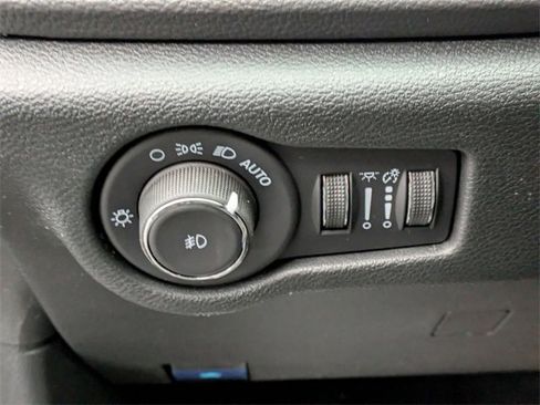 New 2026 Chrysler Pacifica Select image 14