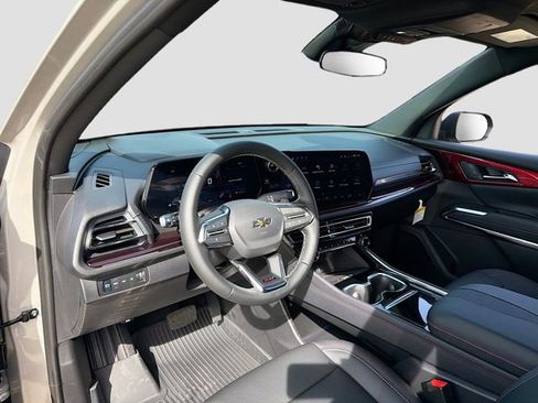 New 2026 Chevrolet Traverse Z71 w/ LPO, Floor Liner Package AWD/4WD image 10