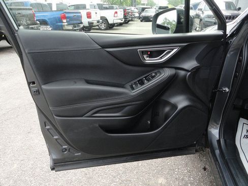 Used 2023 Subaru Forester Premium AWD/4WD image 15