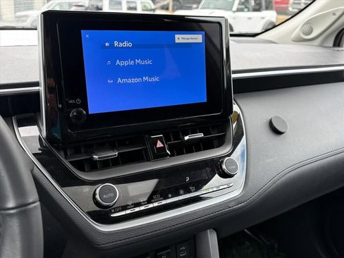Used 2023 Toyota Corolla Cross XLE w/ Convenience Package AWD/4WD image 10