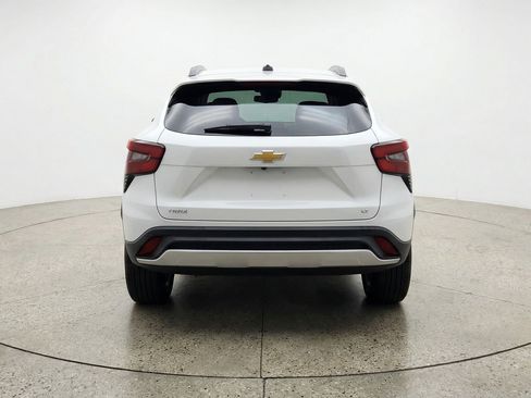Used 2025 Chevrolet Trax LT w/ LT Convenience Package FWD image 7