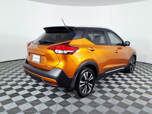 Used 2019 Nissan Kicks SR w/ SR Premium Package FWD image 4