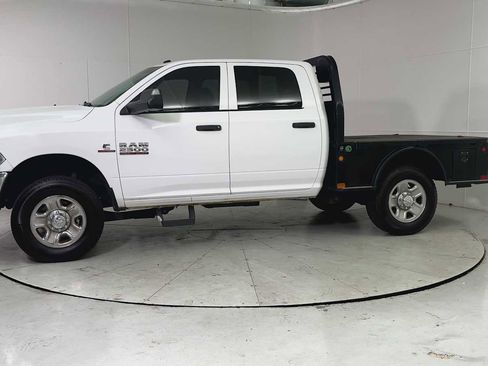 Used 2017 RAM 2500 Tradesman w/ Chrome Appearance Group AWD/4WD image 4