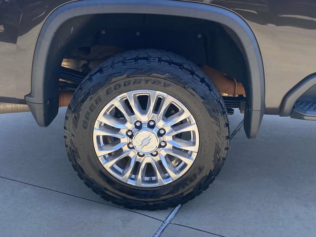 Used 2020 Chevrolet Silverado 2500 High Country w/ Z71 Off-Road Package AWD/4WD image 11