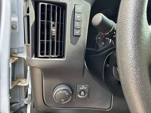 Used 2025 Chevrolet Express 3500 LT w/ LT Preferred Equipment Group RWD image 22