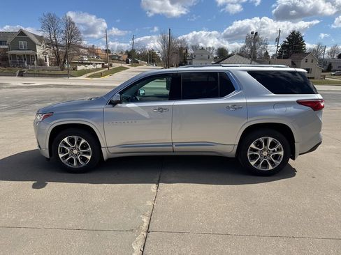 Used 2018 Chevrolet Traverse Premier w/ Driver Confidence II Package image 2