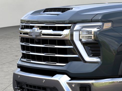 New 2026 Chevrolet Silverado 3500 LTZ w/ LTZ Premium Package AWD/4WD image 13