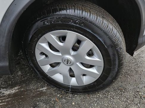 Used 2019 Nissan Rogue Sport S image 12