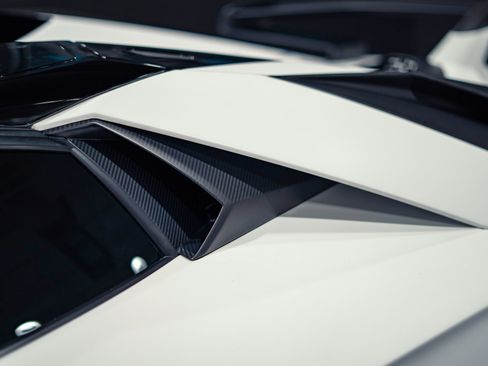 Used 2020 Lamborghini Aventador SVJ AWD/4WD image 33