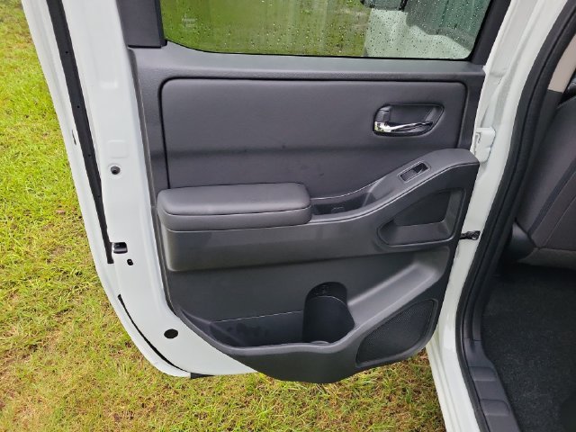 Used 2027 Nissan Frontier SV w/ All-Weather Content Package RWD image 12