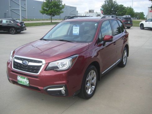 Used 2018 Subaru Forester 2.5i Touring AWD/4WD image 4