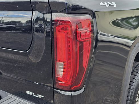 Used 2025 GMC Sierra 1500 SLT AWD/4WD image 10