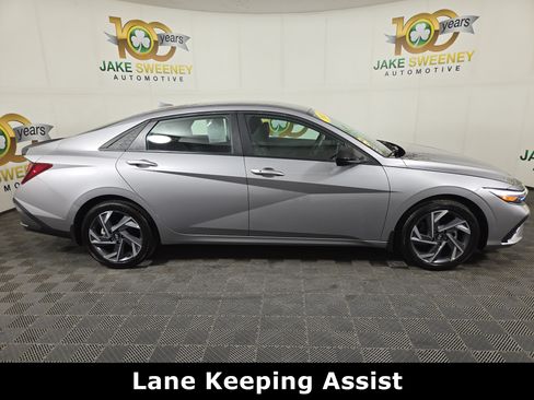 Used 2025 Hyundai Elantra Sport FWD image 10