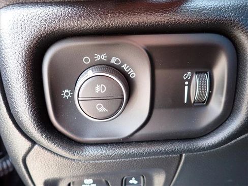 Used 2022 RAM 1500 Big Horn AWD/4WD image 15