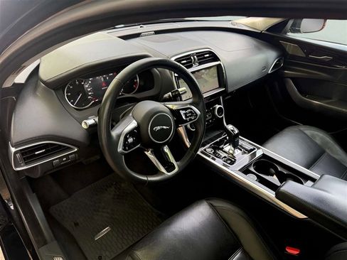 Used 2020 Jaguar XE S RWD image 10