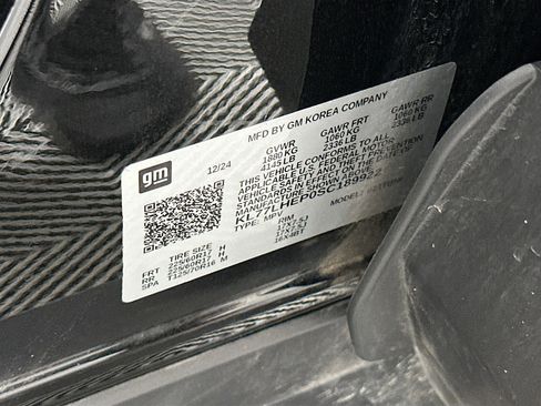 Used 2025 Chevrolet Trax LT FWD image 12