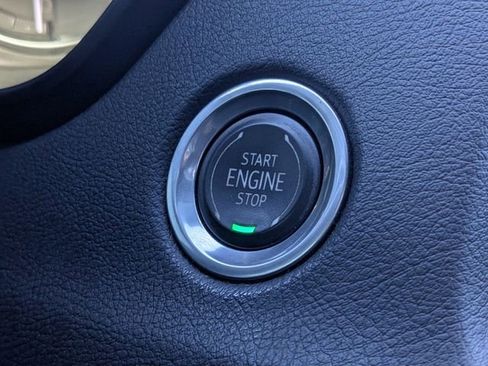 Used 2021 Cadillac XT4 Premium Luxury AWD/4WD image 35