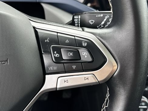 Used 2024 Volkswagen Taos SE image 23